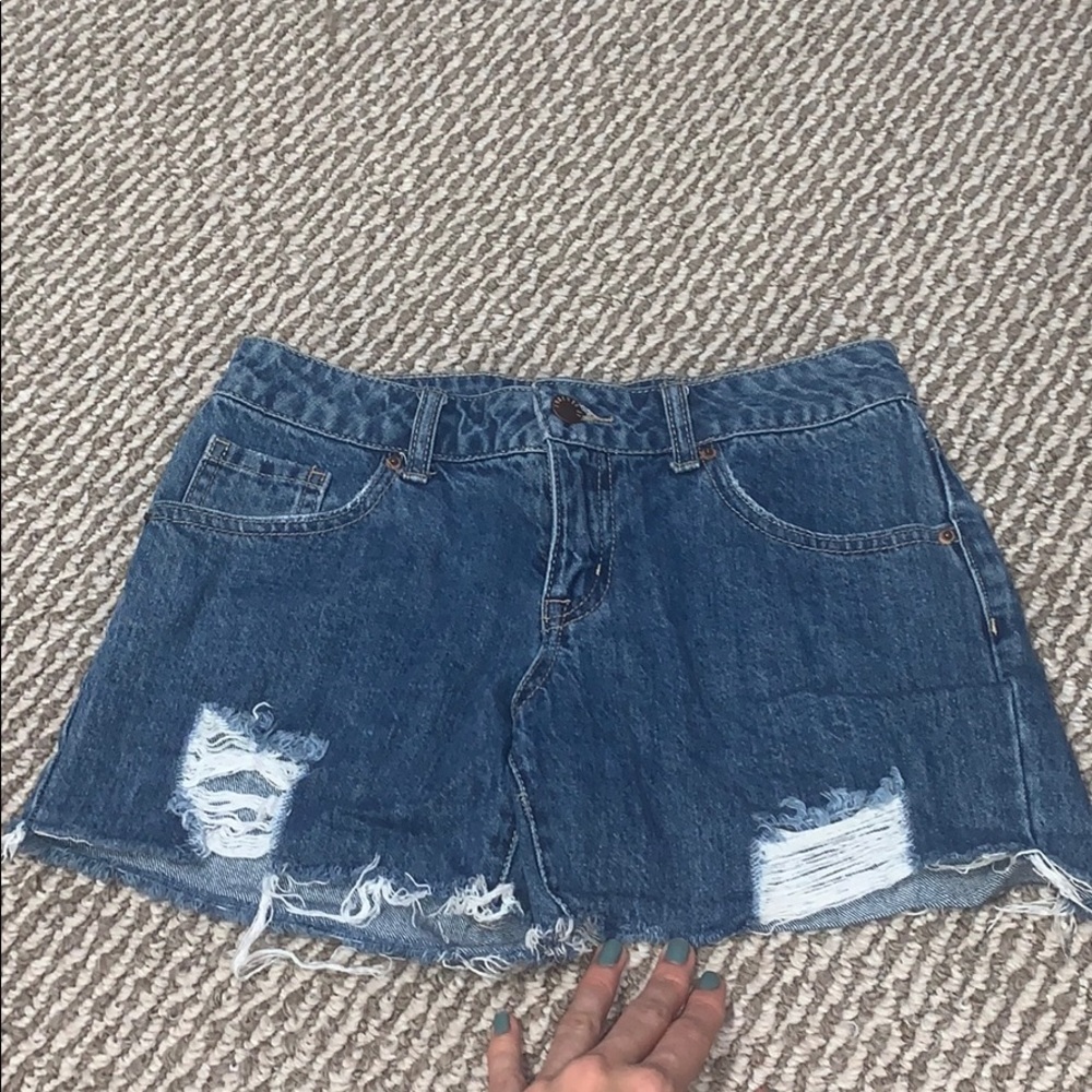 DISTRESSED BLUE JEAN SHORTS